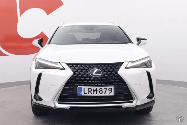 Lexus UX 250h Business Image 8